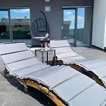 Sea View Deluxe Апартаменты