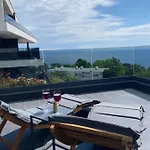 Sea View Deluxe *